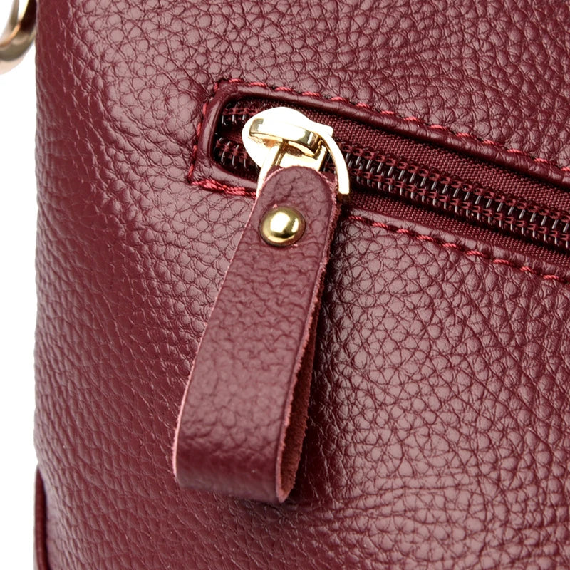 Leather shoulder handbag