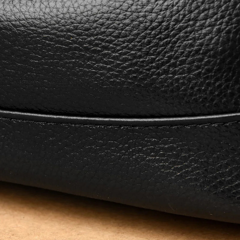 Medium leather shoulder bag
