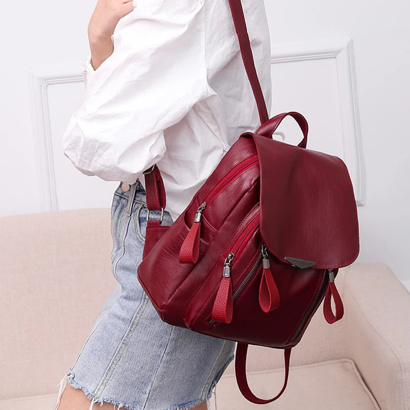 Women’s structured leather backpack
