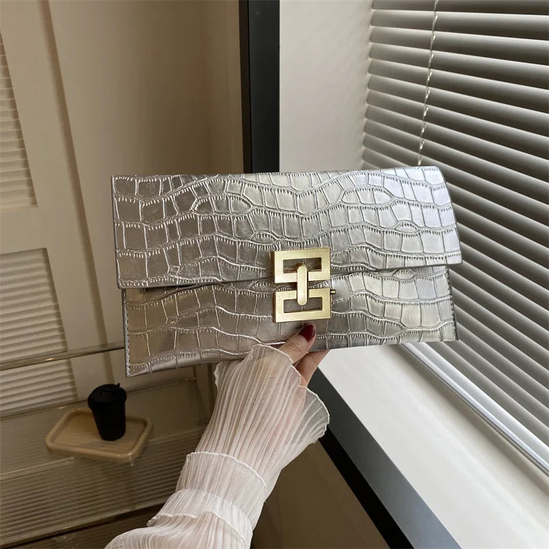 Minimalist leather handbag