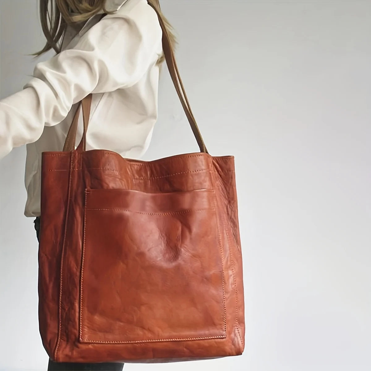 Large capacity leather tote bag with pocket