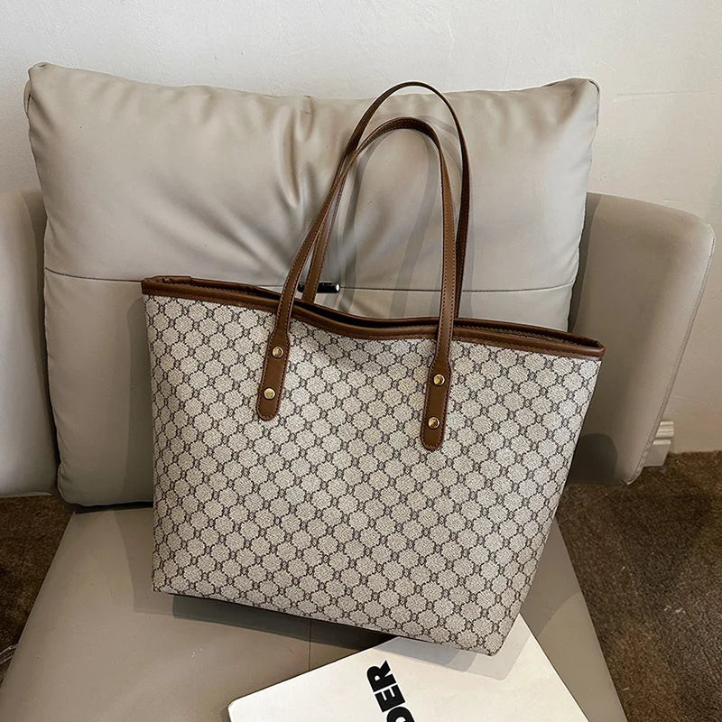 Large capacity leather shoulder tote bag