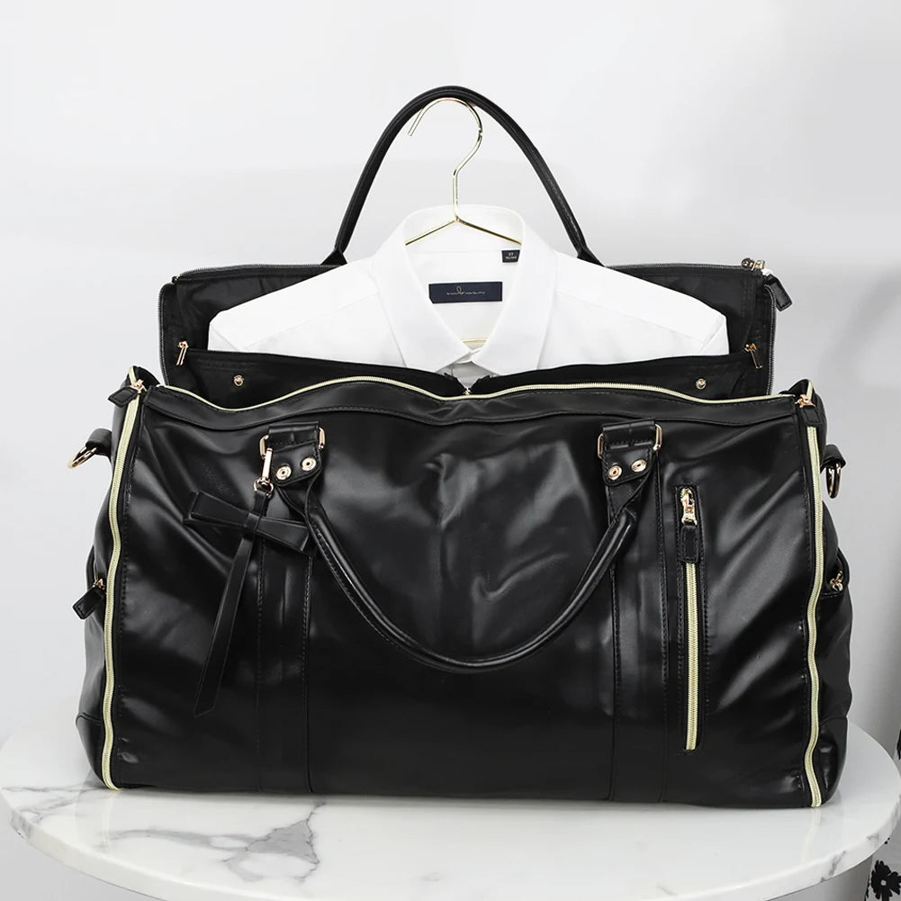 Elegant leather holdall with shoulder strap