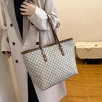 Large capacity leather shoulder tote bag
