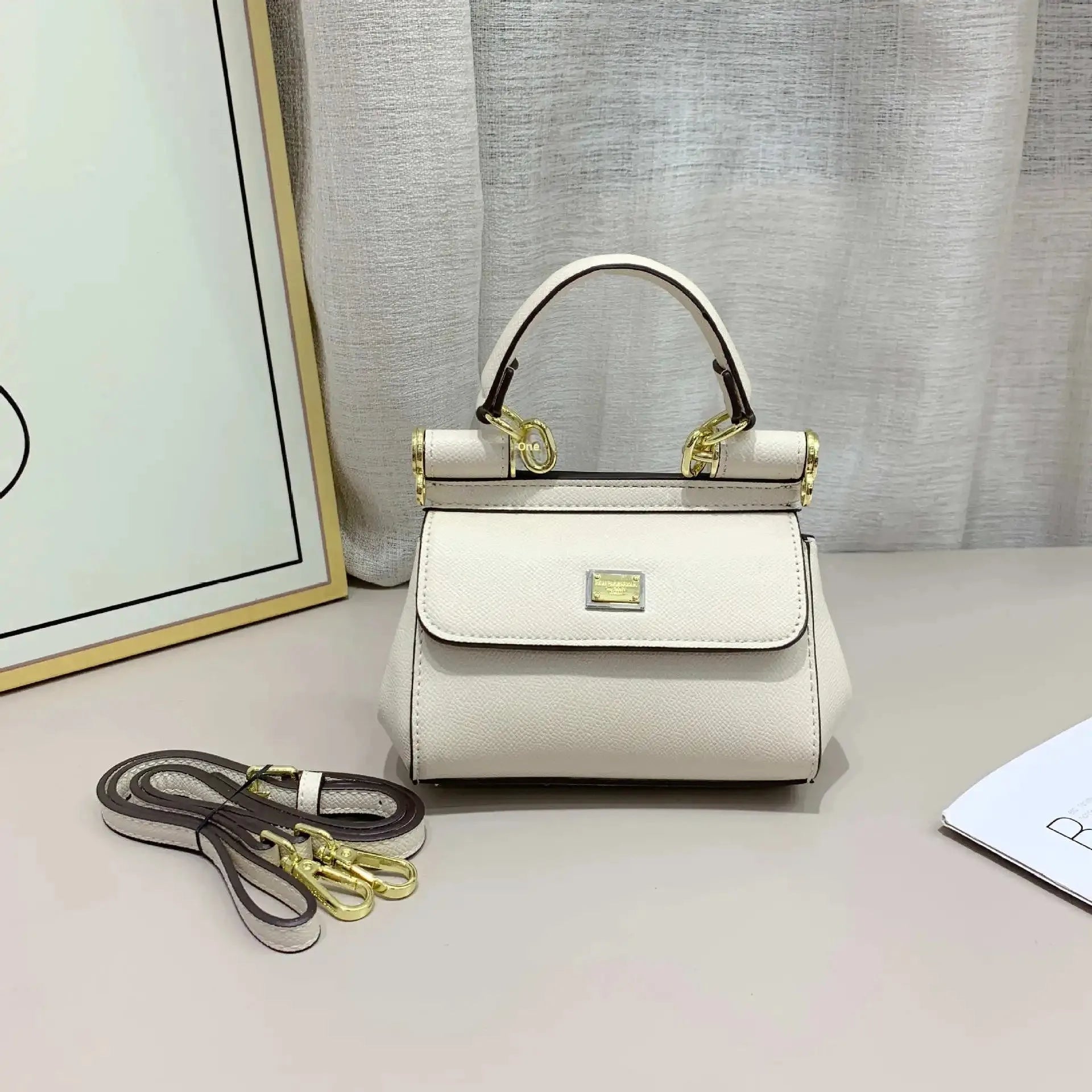 Elegant leather handbag