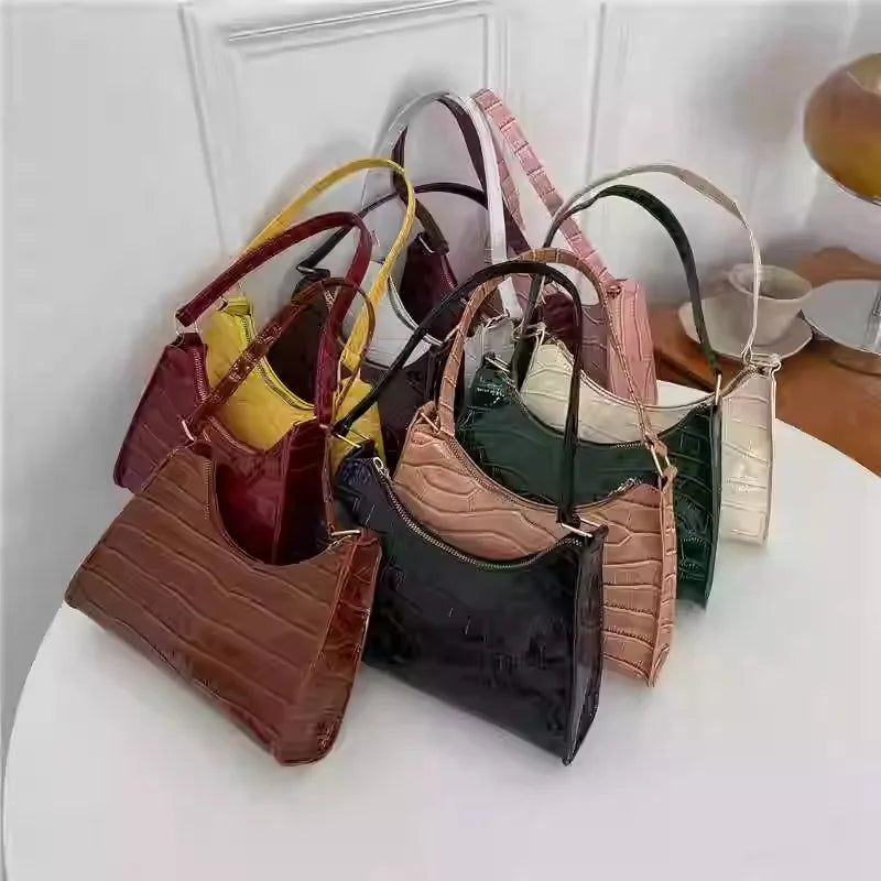 Chic leather shoulder bag