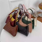 Chic leather shoulder bag
