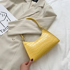 Chic leather shoulder bag