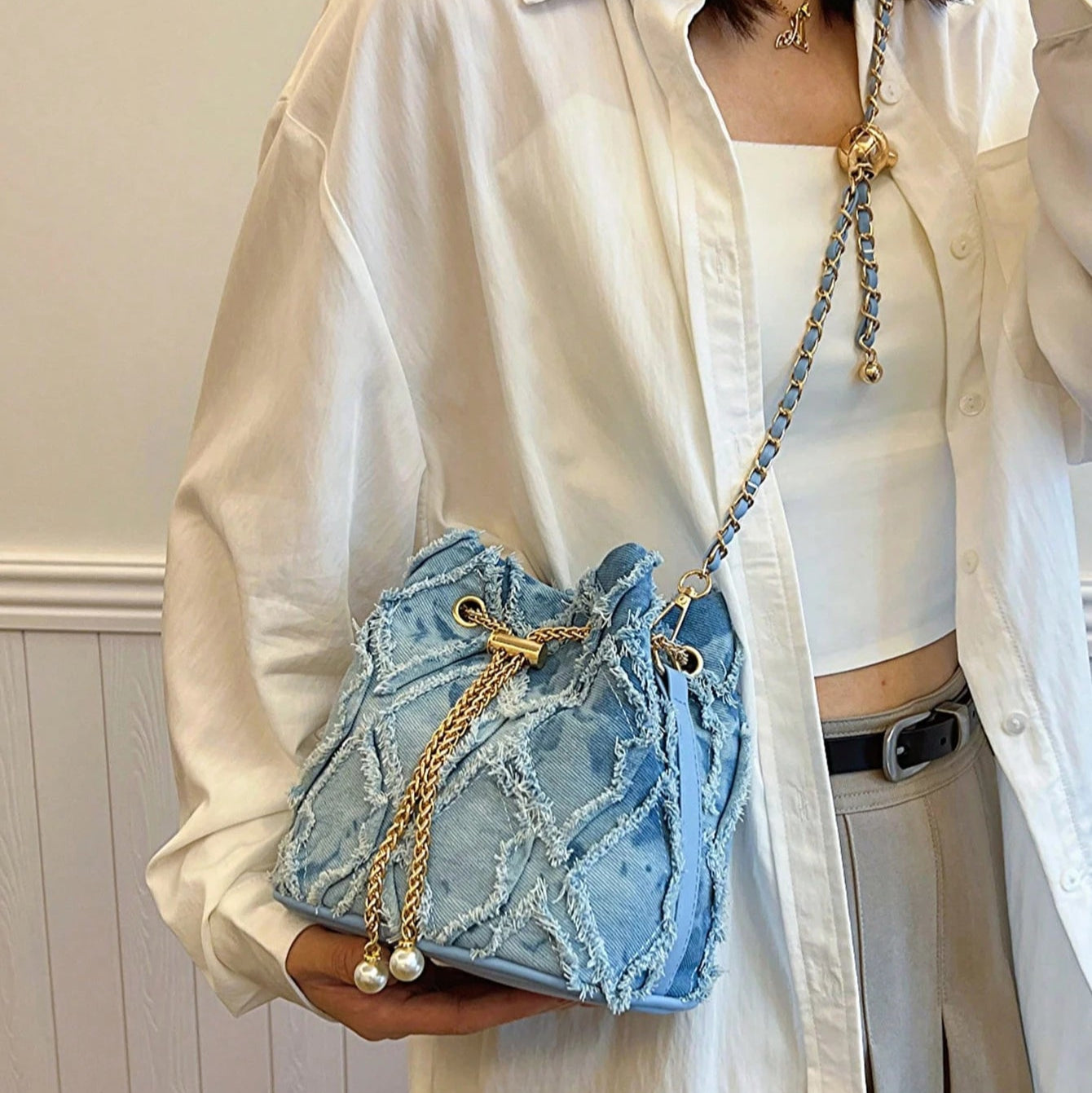 Retro denim handbag with chain strap