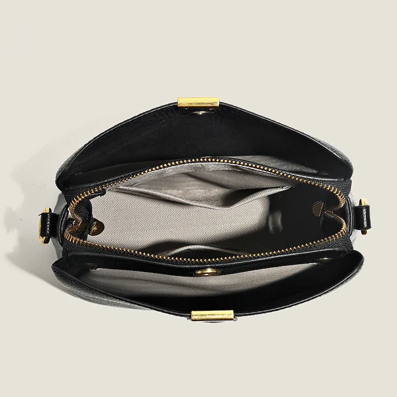 Soft leather handbag with zipper