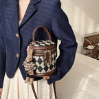 Vintage leather shoulder bag