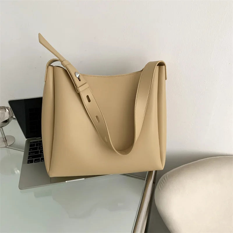 Elegant women's leather tote bag
