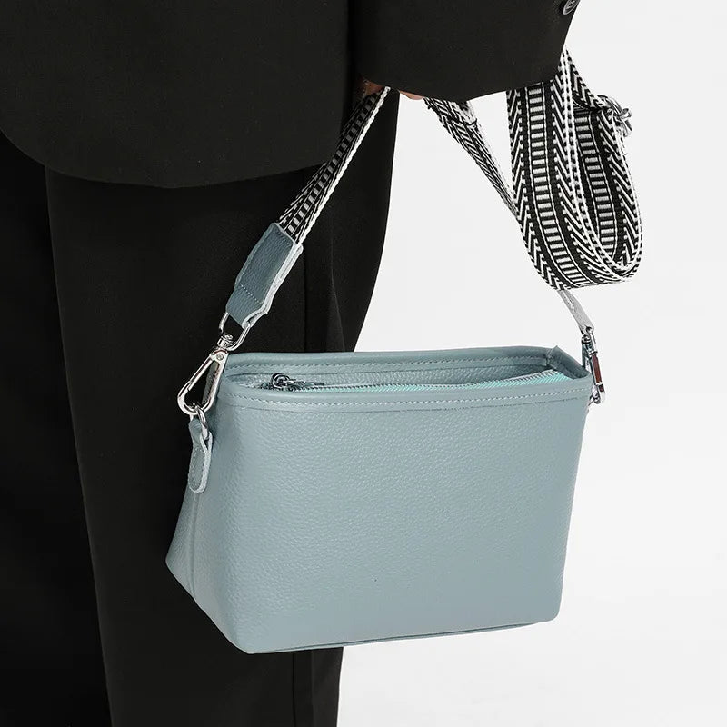 Sleek leather shoulder handbag