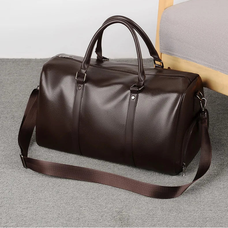 Travel-ready leather holdall