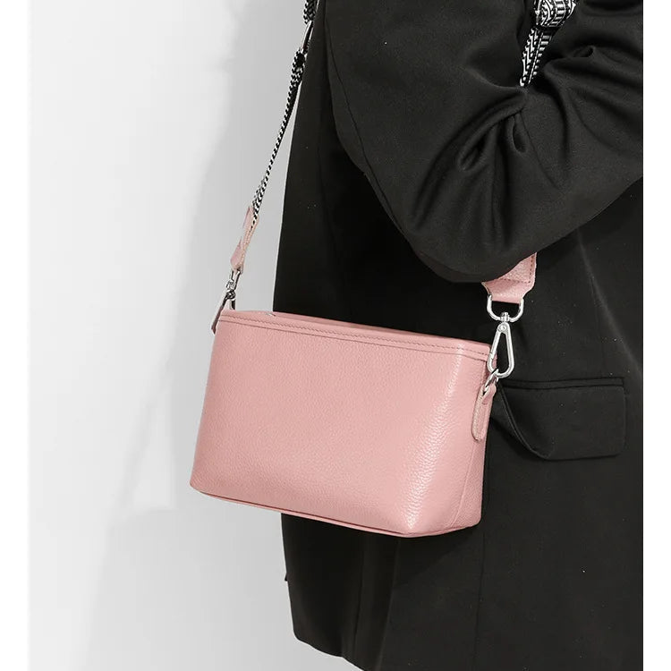 Sleek leather shoulder handbag