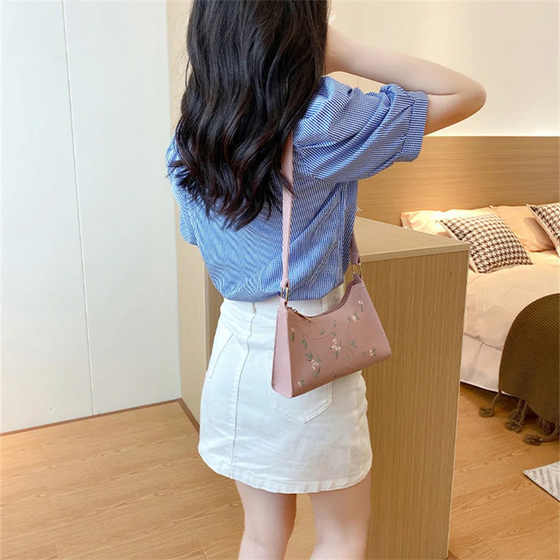 Sleek leather sling shoulder bag