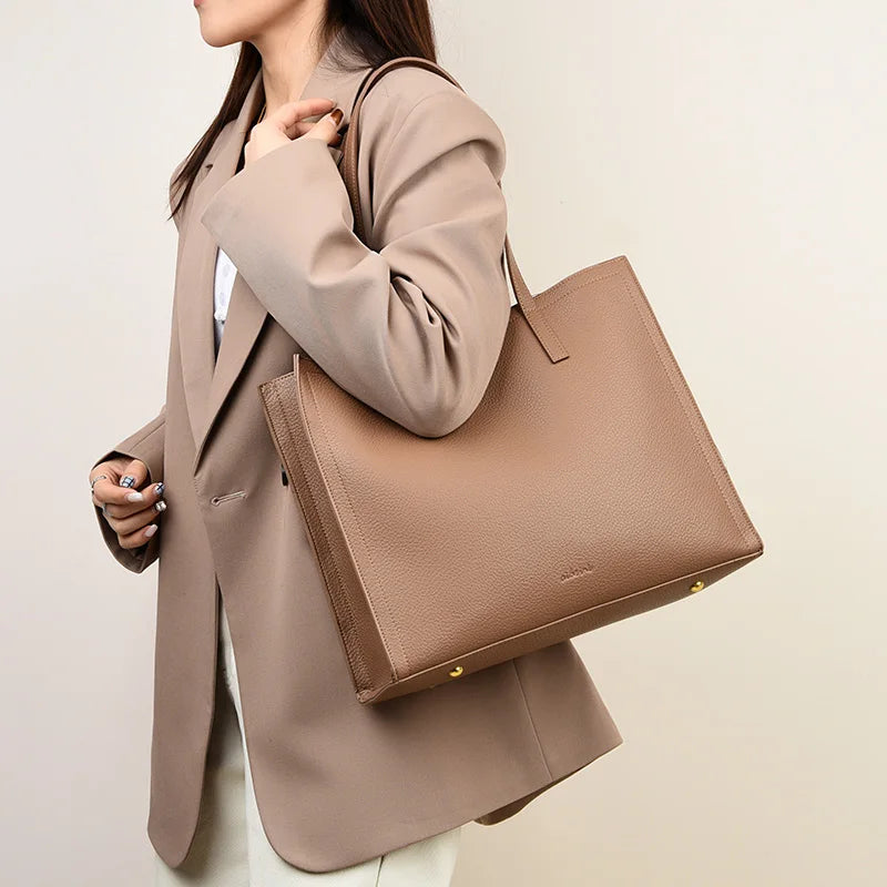 Casual leather tote bag for women