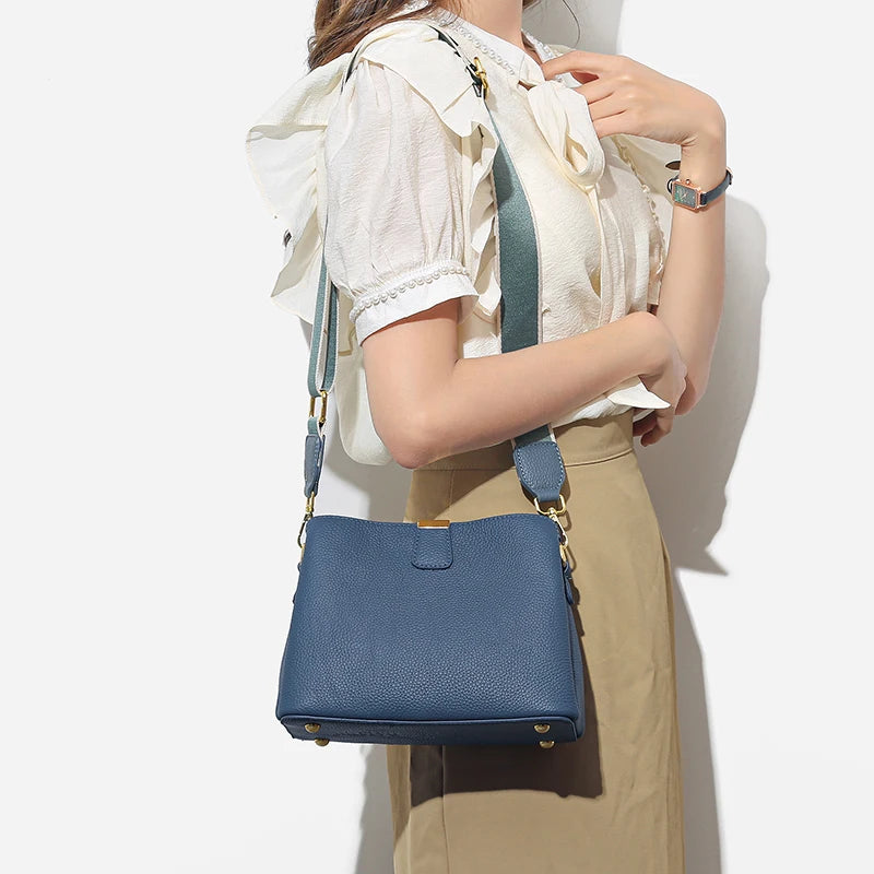 Soft leather handbag with zipper