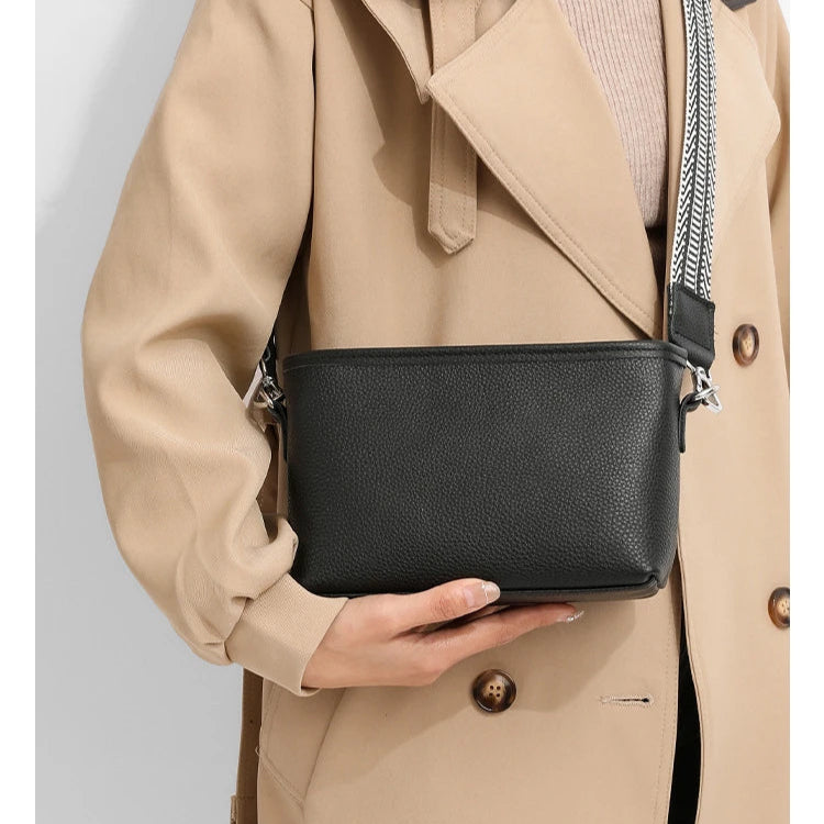 Sleek leather shoulder handbag