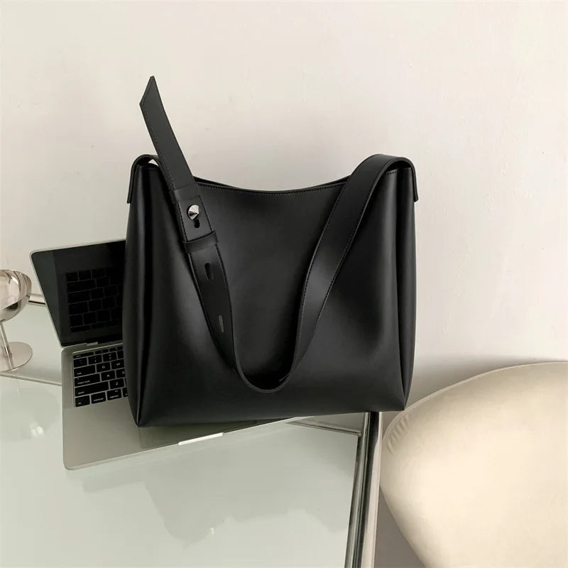 Elegant women's leather tote bag