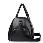 Travel-ready leather holdall