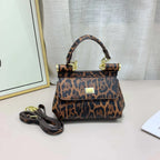 Elegant leather handbag