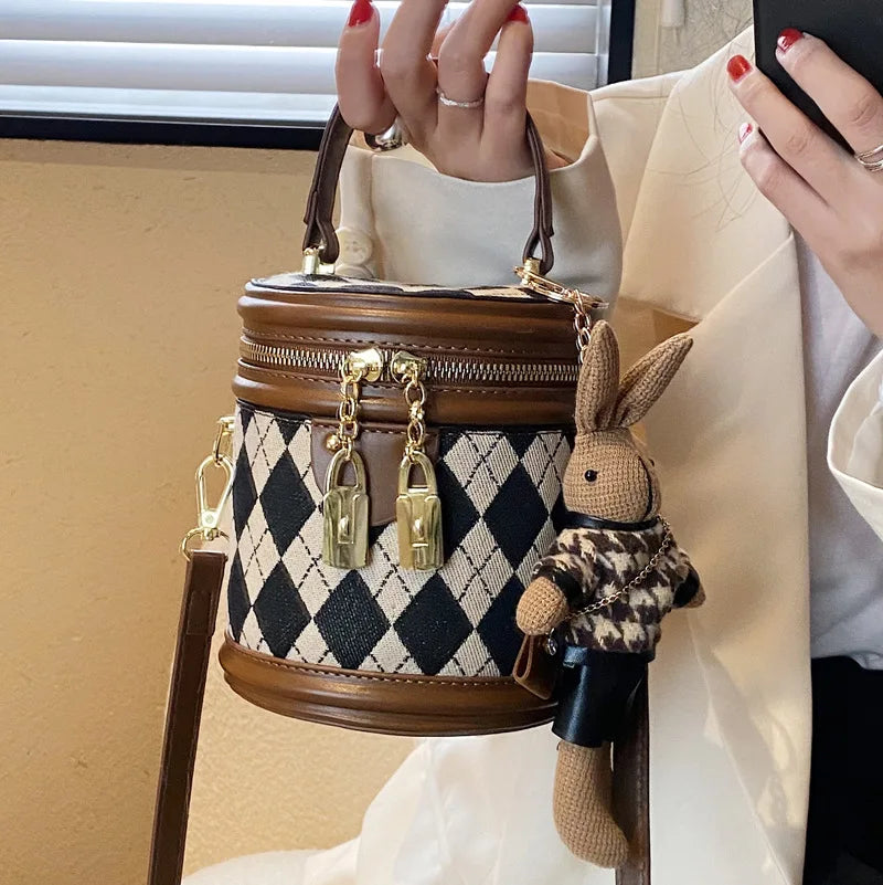 Vintage leather shoulder bag