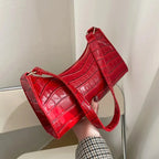Chic leather shoulder bag