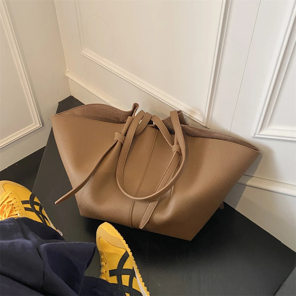 Modern leather tote bag