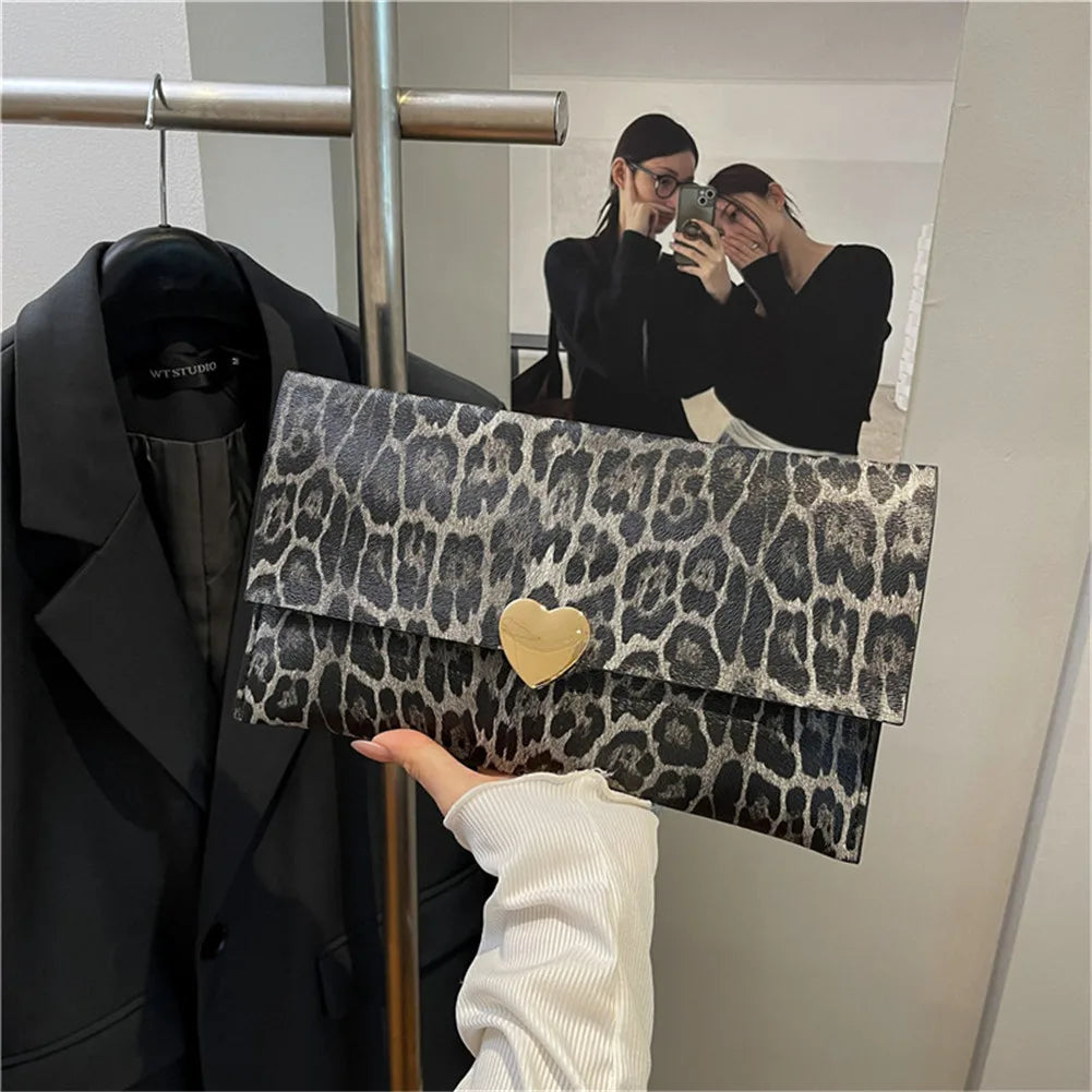 Women leather clutch