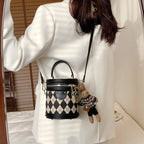 Vintage leather shoulder bag