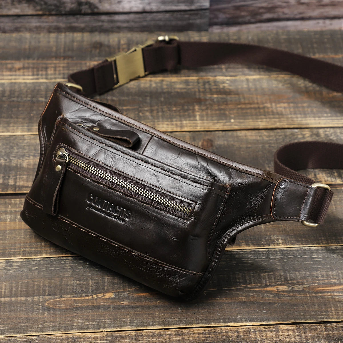 Weekender leather waist bag