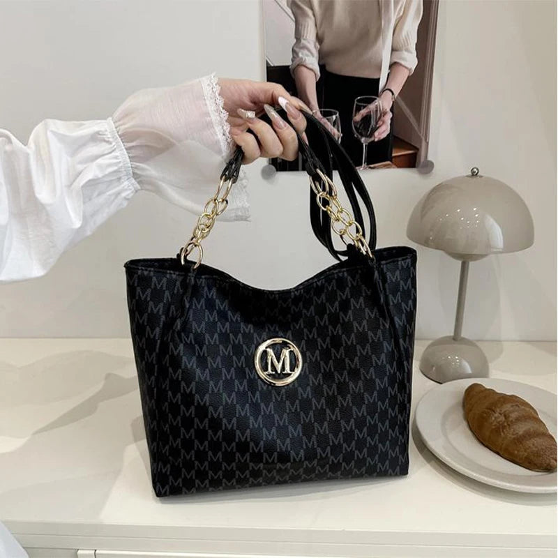 Shoulder leather tote bag with zipper