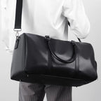 Travel-ready leather holdall