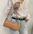 Chic leather shoulder bag