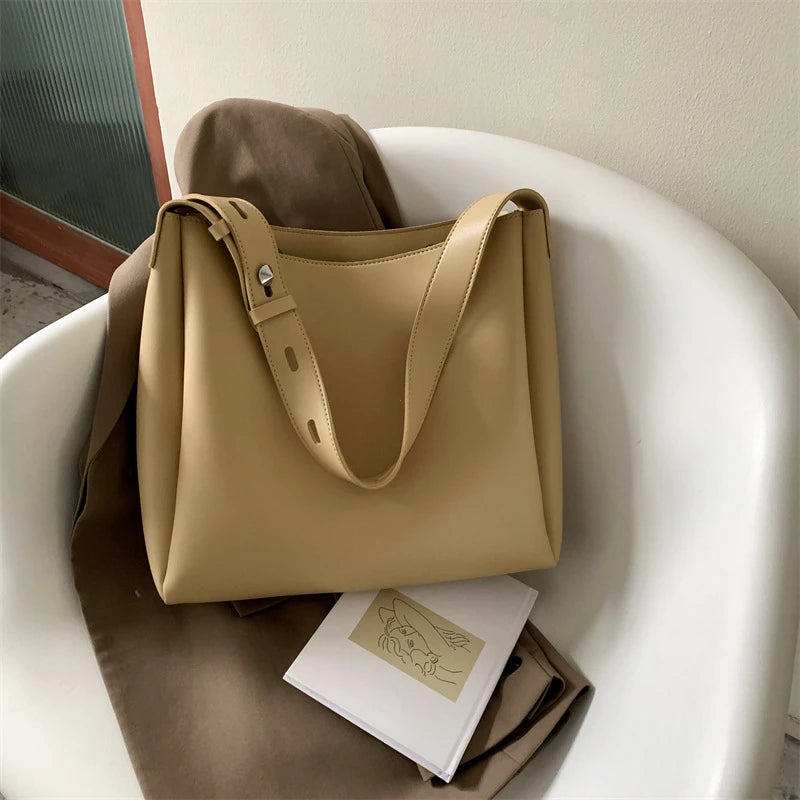 Elegant women's leather tote bag