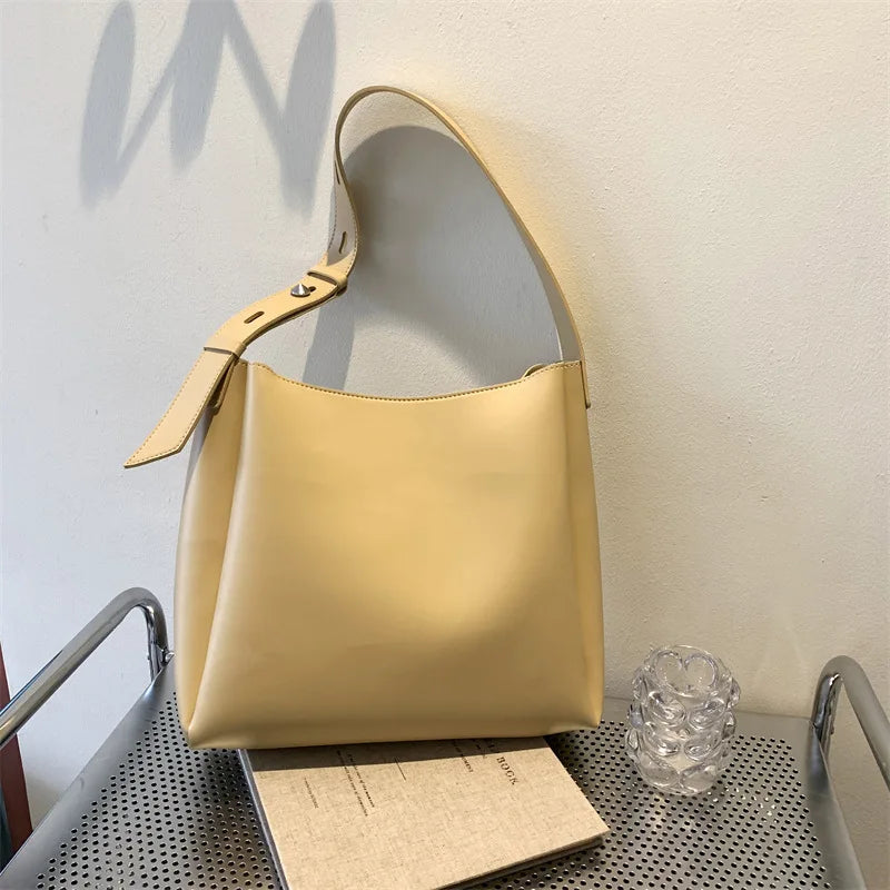 Elegant women's leather tote bag