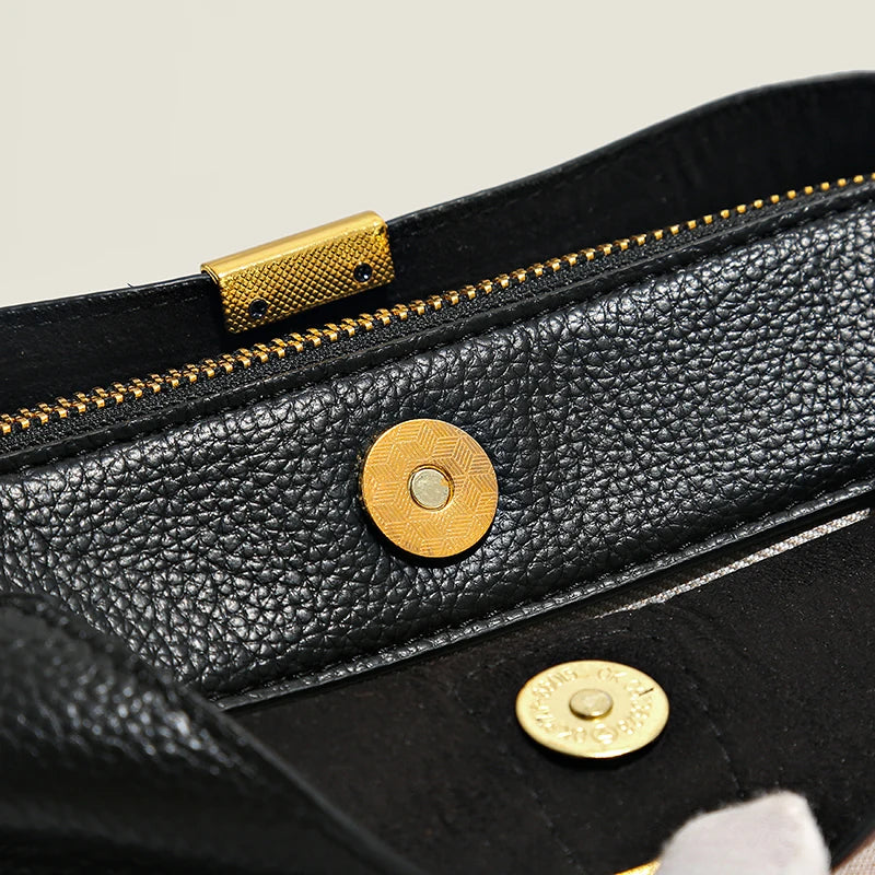 Soft leather handbag with zipper