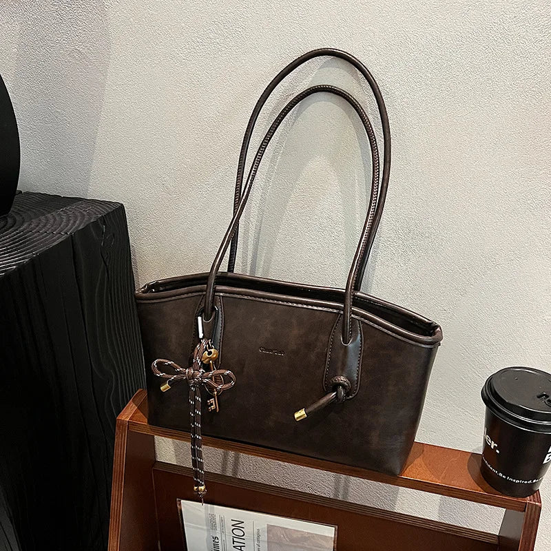 Everyday leather shoulder purse