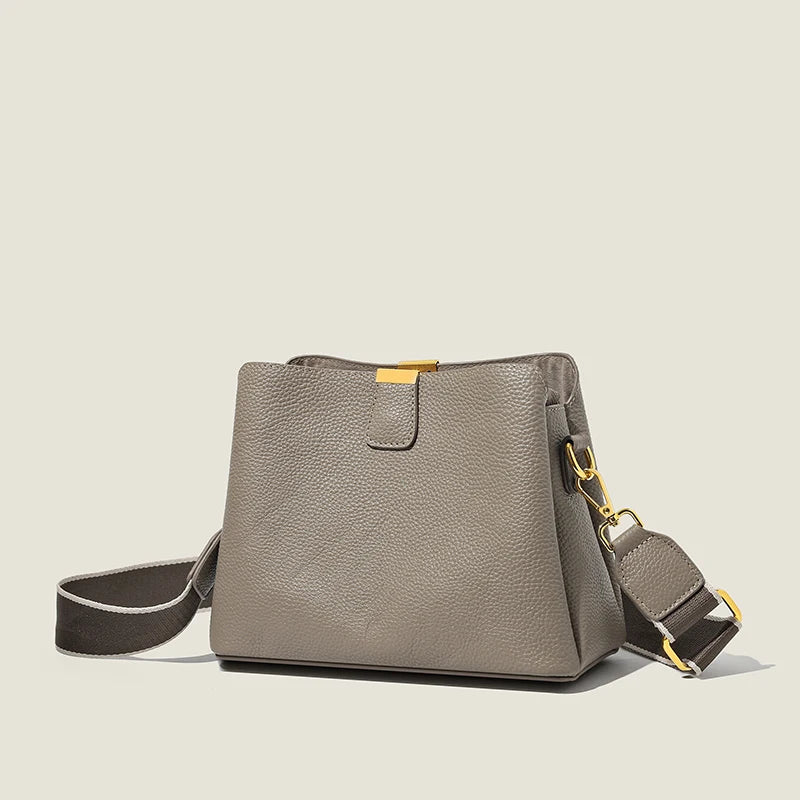 Soft leather handbag with zipper
