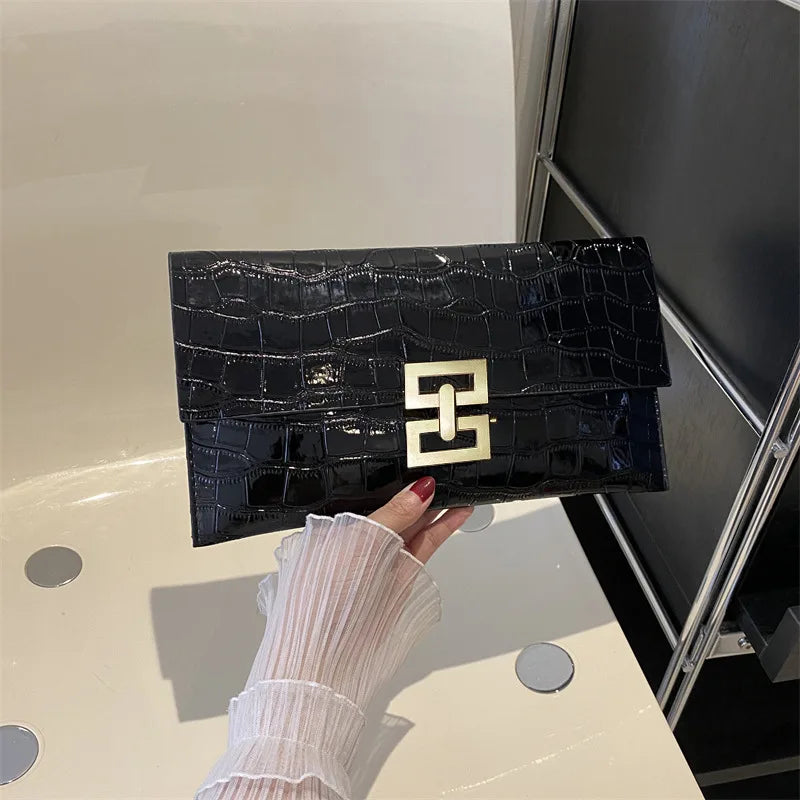Minimalist leather handbag