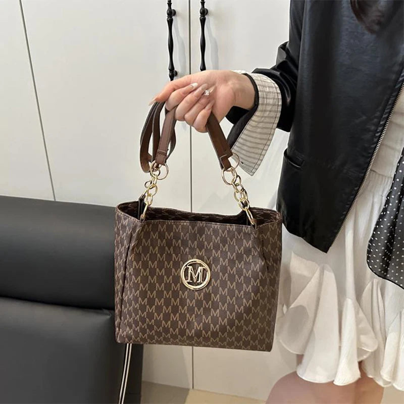 Shoulder leather tote bag with zipper