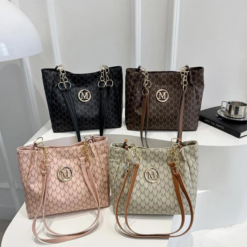 Shoulder leather tote bag with zipper