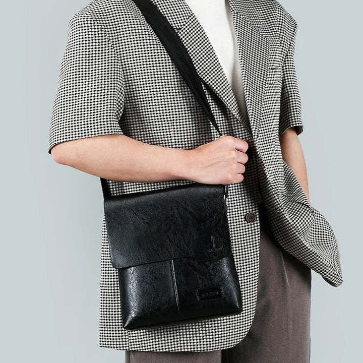 Versatile leather crossbody bag