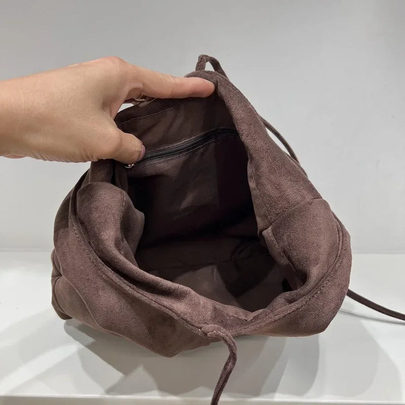 Elegant suede slouch bag