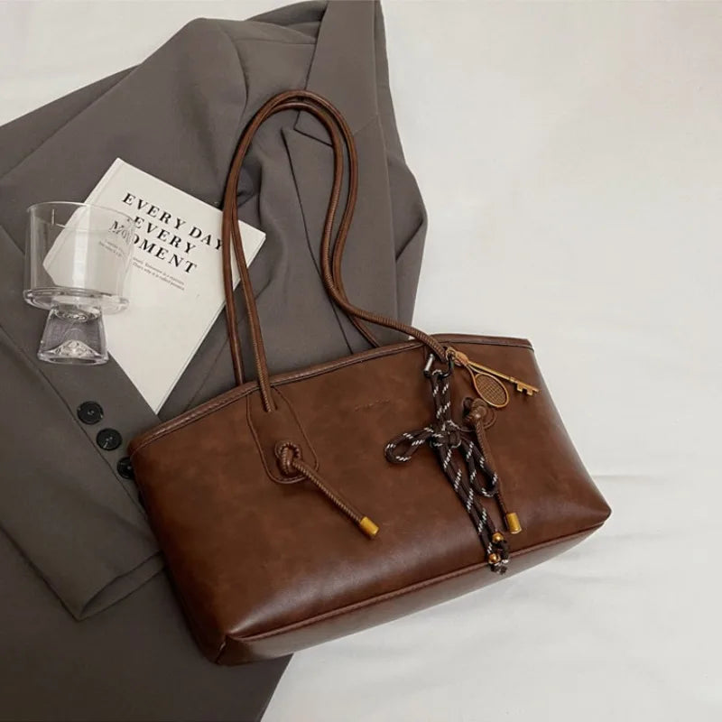 Everyday leather shoulder purse
