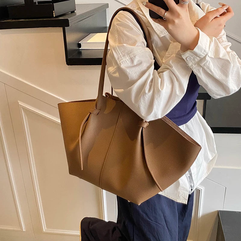 Modern leather tote bag