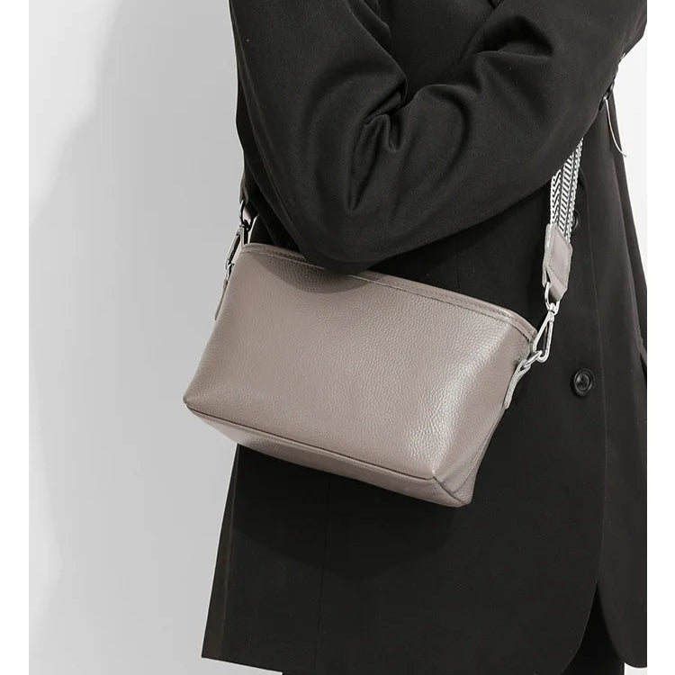Sleek leather shoulder handbag