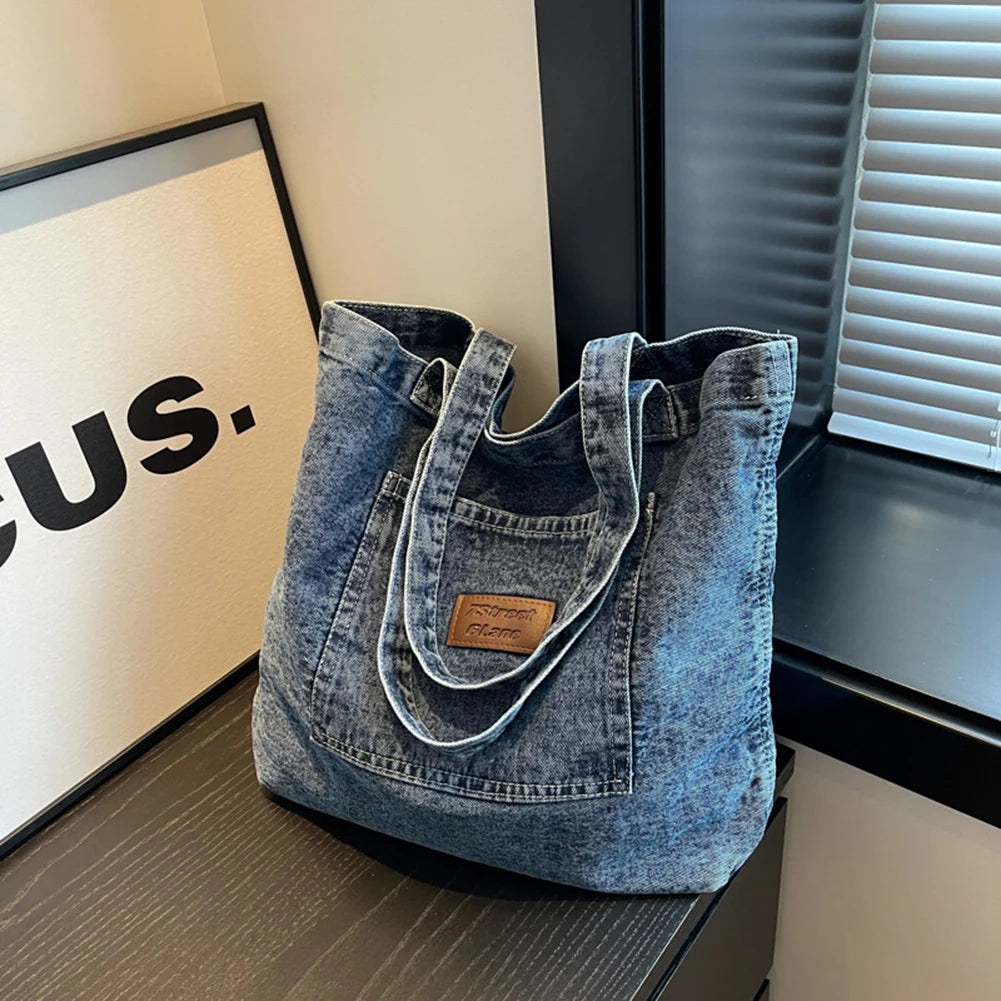 Fashion denim tote bag with leather patch