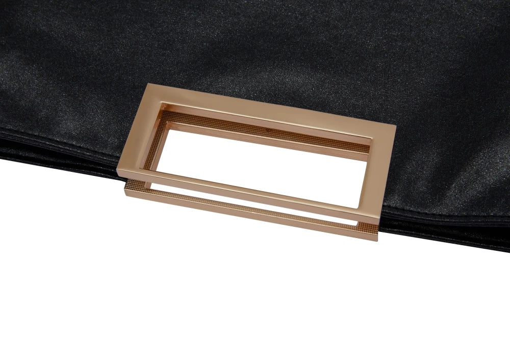 Classic leather handbag for everyday use